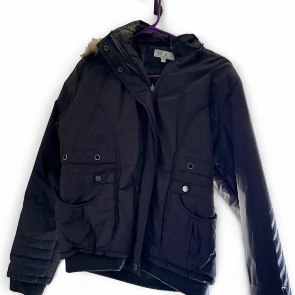 Women's Jacket - Picture 2 of 4